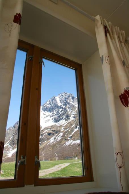 Charming House By The Sea, Lofoten! Laupstad Exterior photo